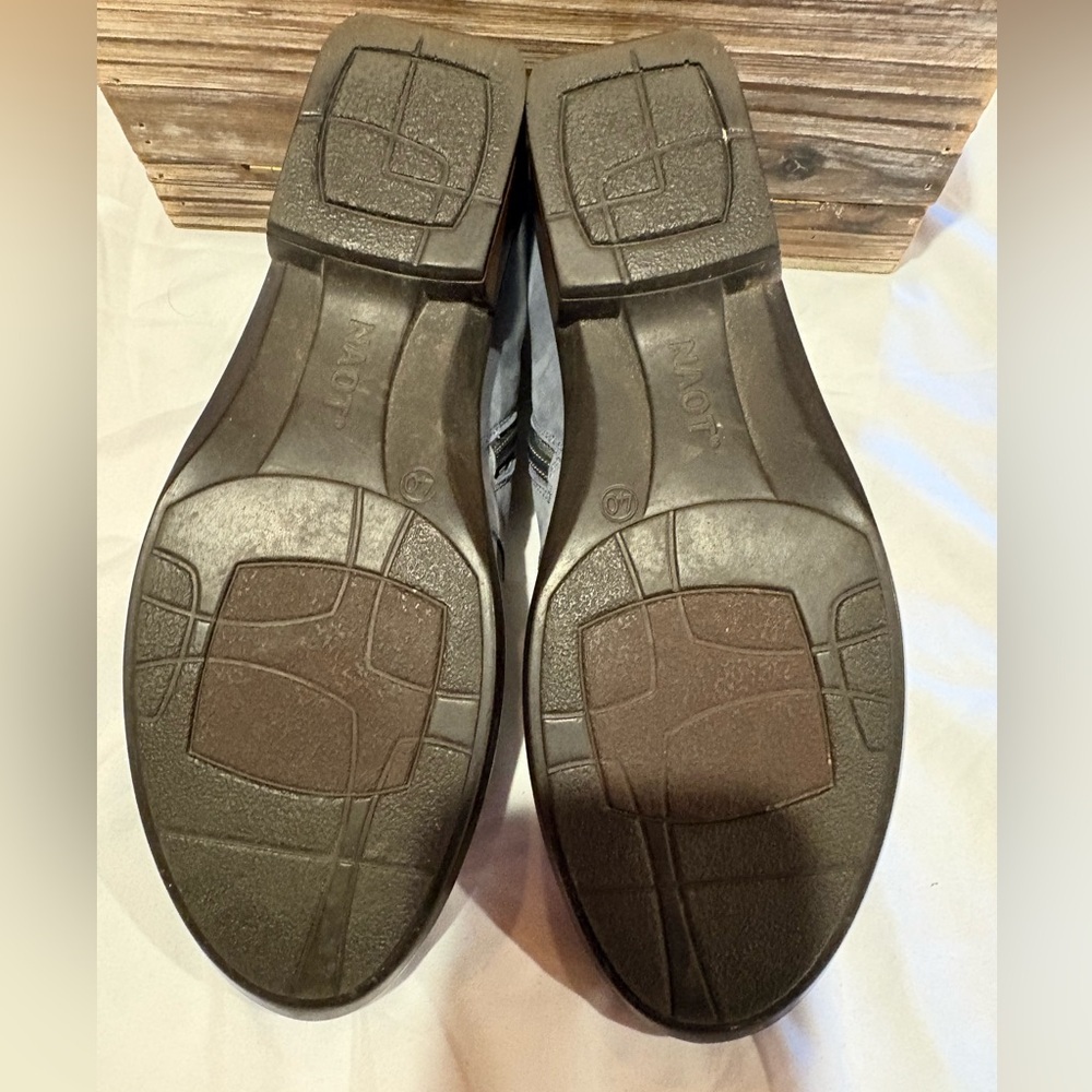 'Leveche' from Naot in Feathery Blue Nubuck/Shiitake Nubuck women’s size 40 - Picture 7 of 14